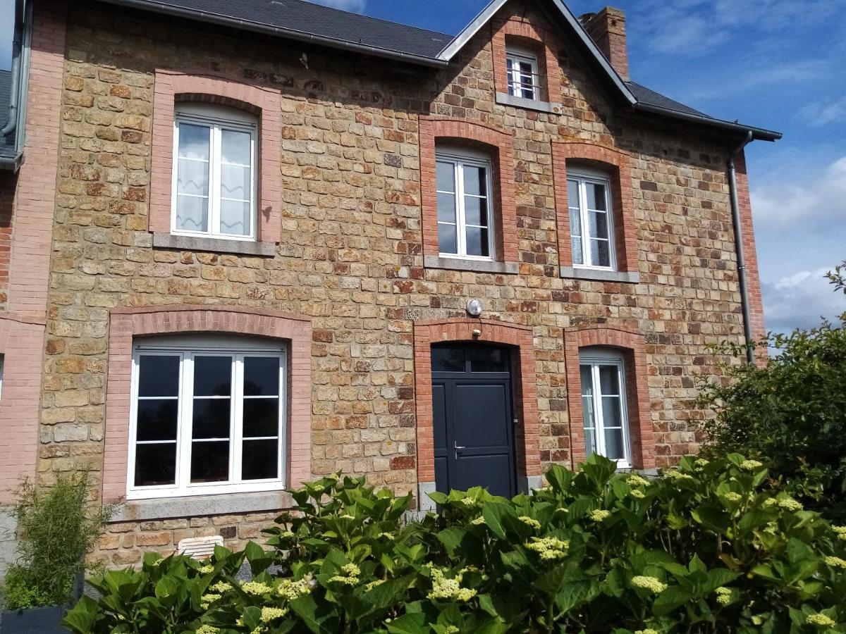 Maison De Charme Baie Du Mont Saint Michel Montviron Esterno foto